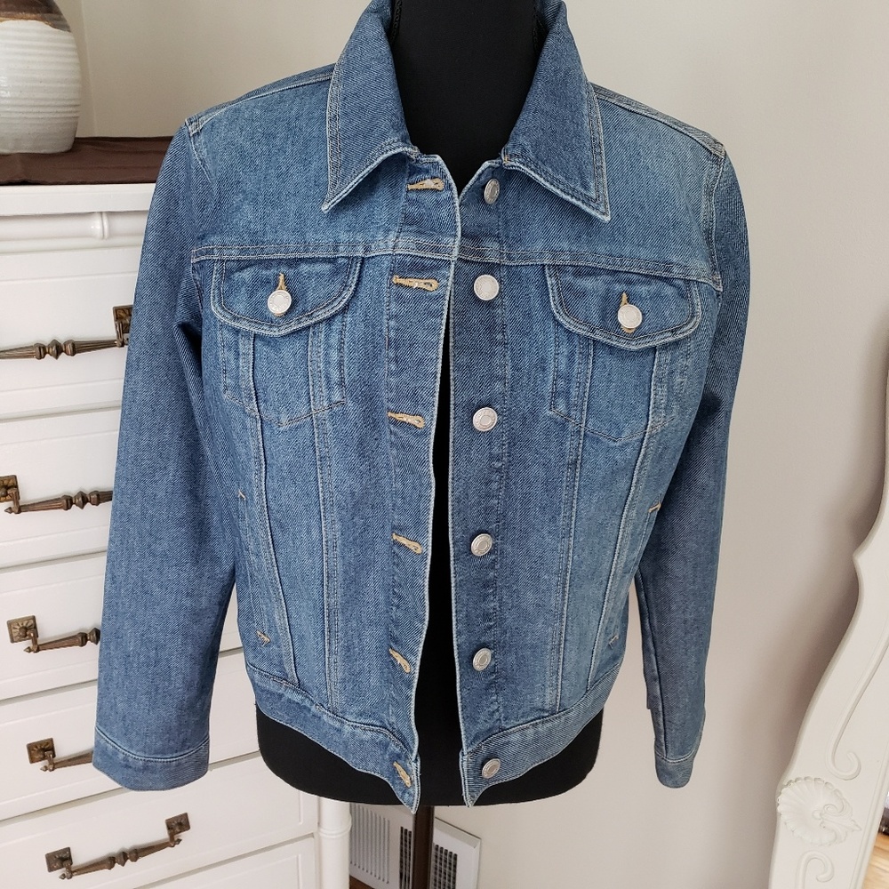Old Navy jean jacket Y2K